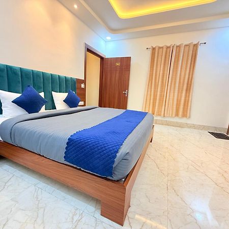 Hotel Tulip Light 马图拉 外观 照片