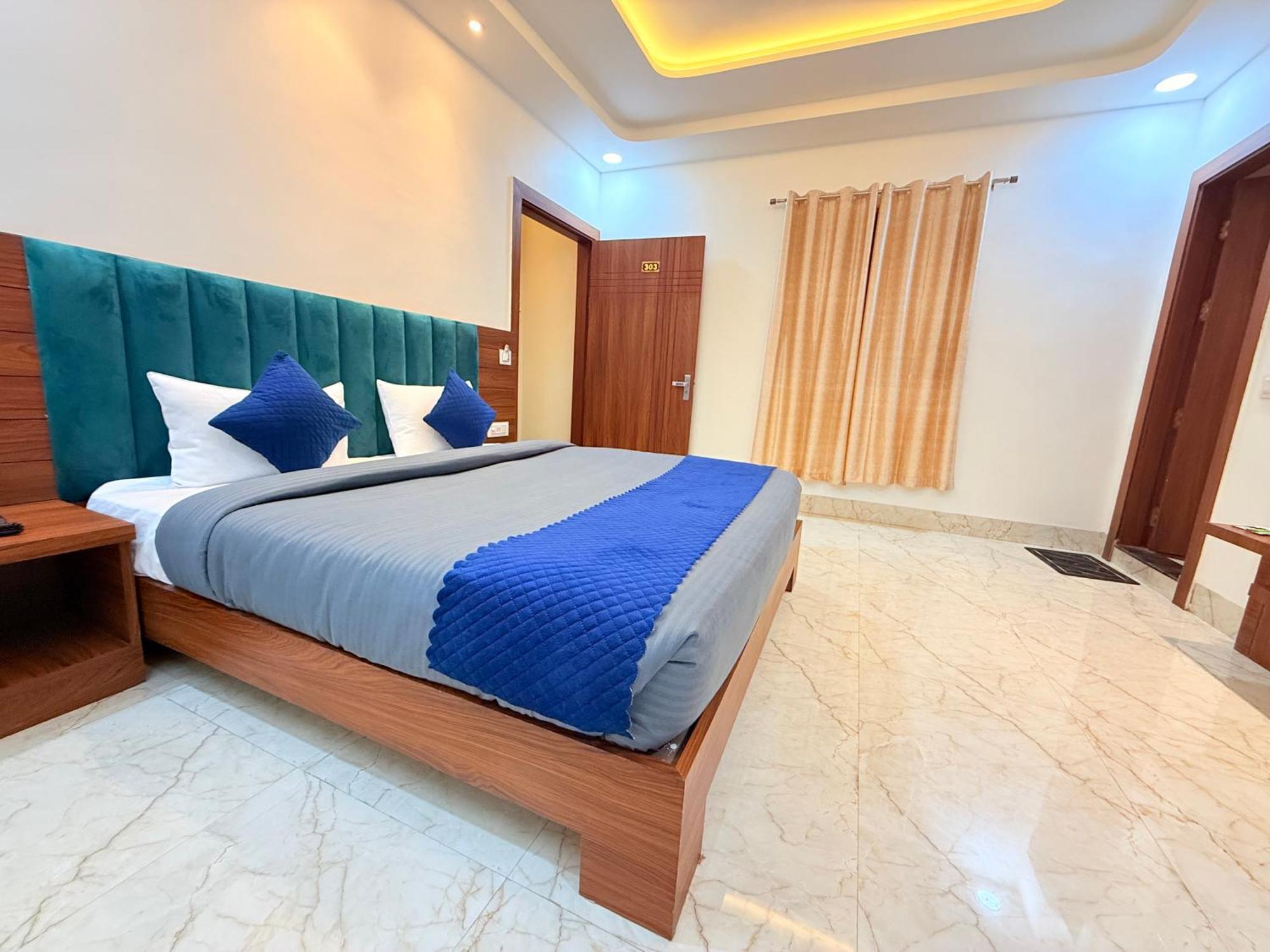 Hotel Tulip Light 马图拉 外观 照片