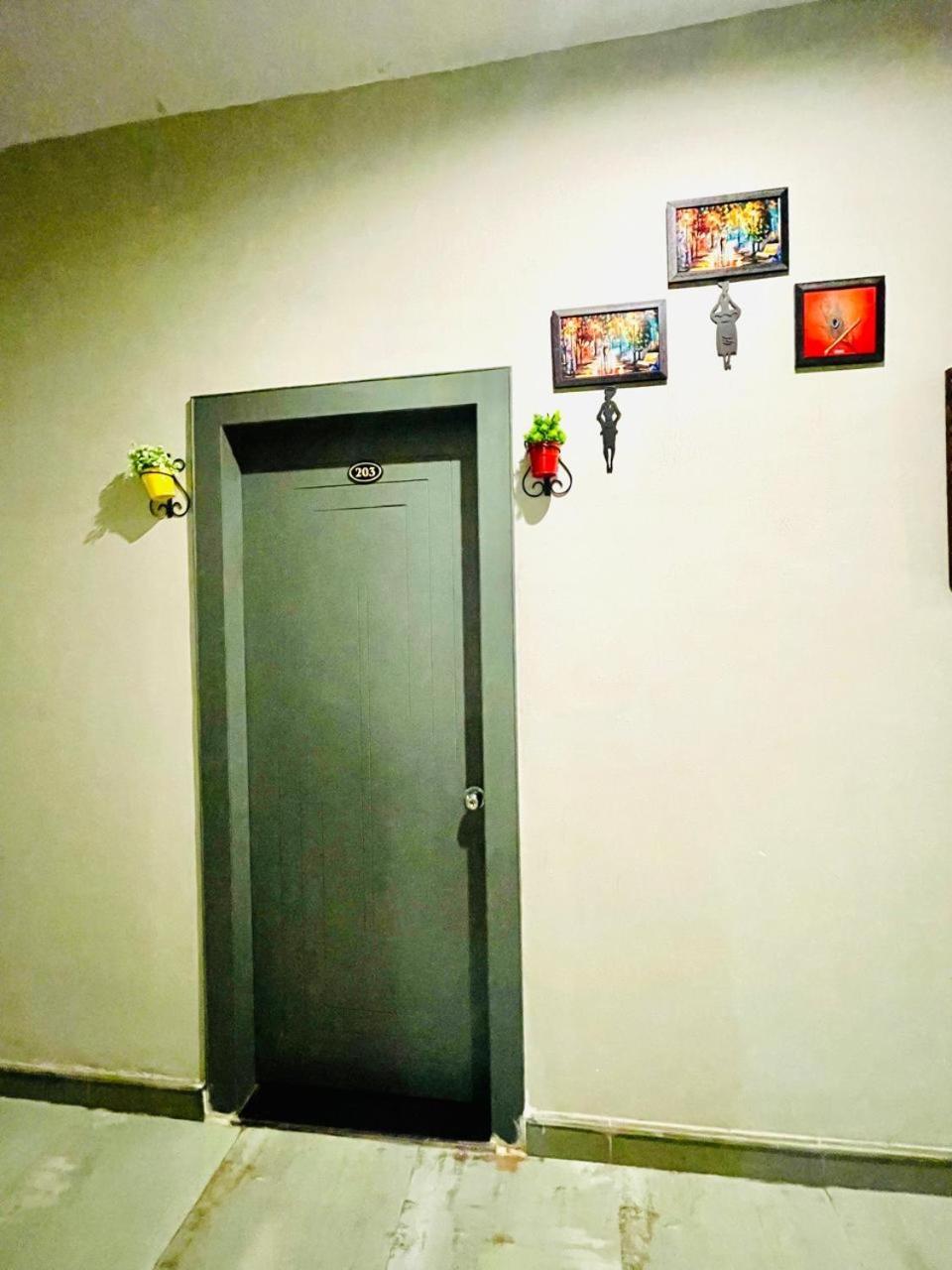 Hotel Tulip Light 马图拉 外观 照片