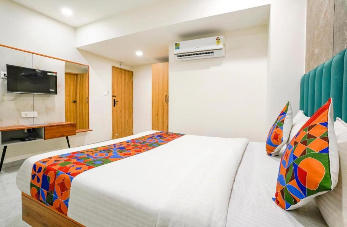 Hotel Tulip Light 马图拉 外观 照片